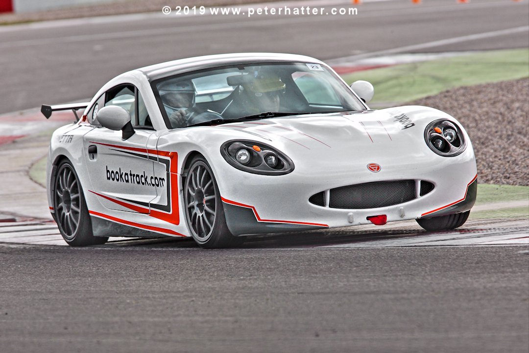 Ginetta about to enter the start/finish straight.